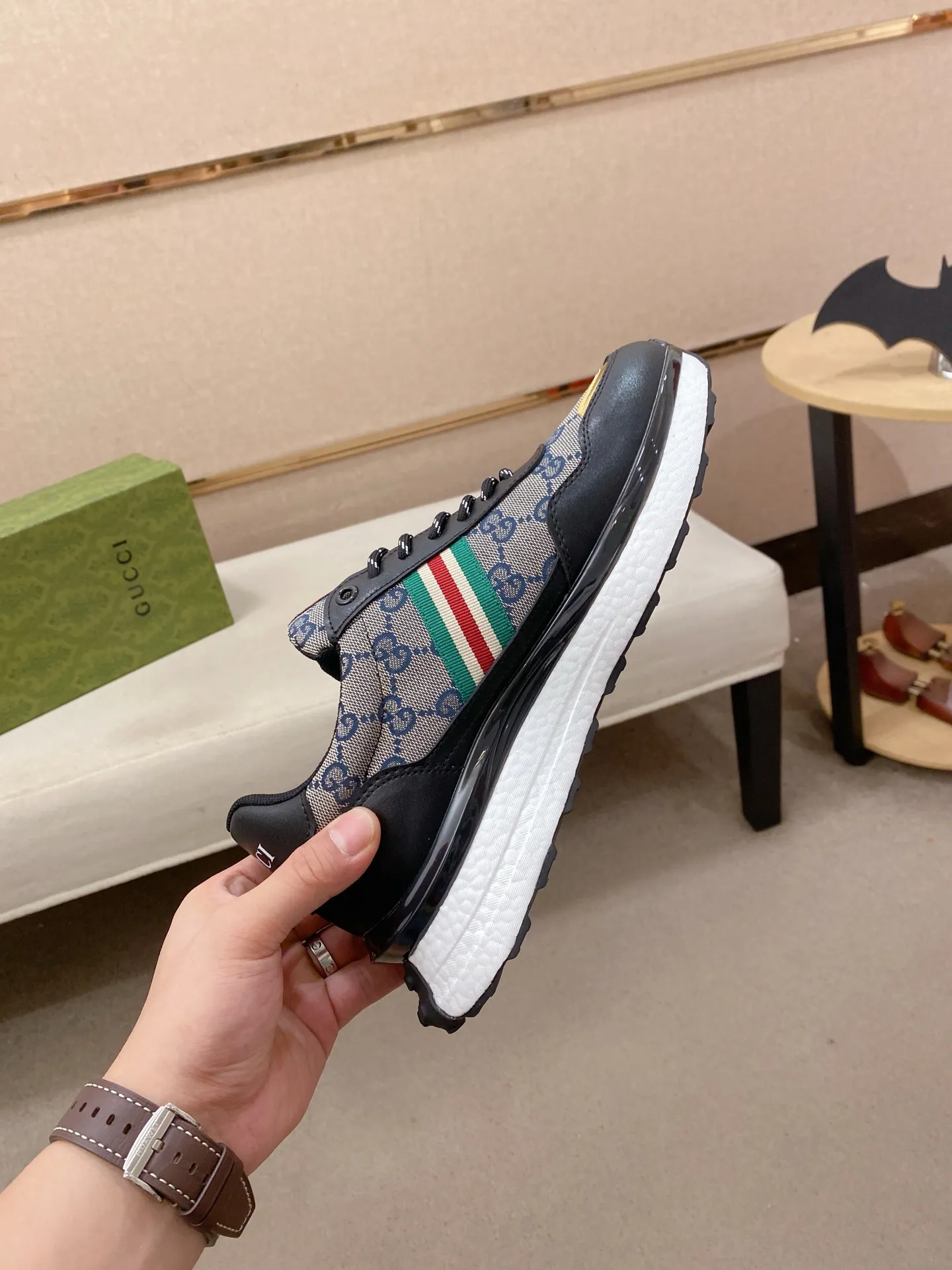Men's clothing and shoes💰:462💰 (GUCCI) The latest model from the official website🎁🎁Casual and fashionable men's shoes👟, hot style💥The version is simple and elegant, exclusive for trendy men. The unique latest brand elements from the official website👑Original Gucci decoration, fashionable and generous, the fabric is original cowhide ✅Mesh breathable lining, the official website specifies wear-resistant casual outsole, the classic model is taken in kind at the counter🎬38-44 (can be customized for 45 non-refundable)
